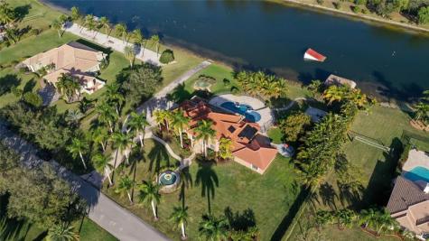 5660 Lago Del Sol Drive Lake Worth FL 33449