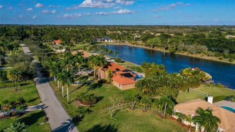 5660 Lago Del Sol Drive Lake Worth FL 33449