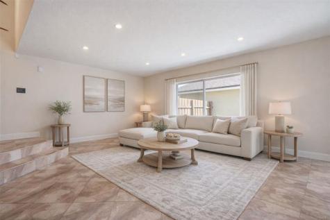 961 SW 98th Avenue Pembroke Pines FL 33025