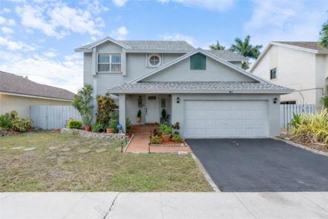 961 SW 98th Avenue Pembroke Pines FL 33025