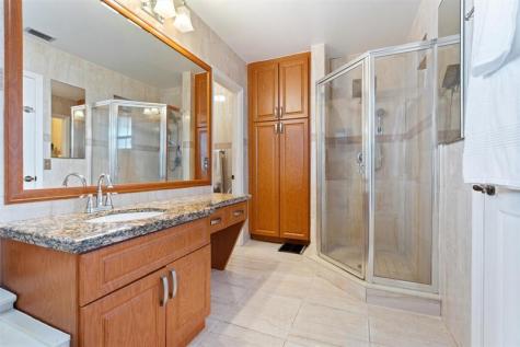961 SW 98th Avenue Pembroke Pines FL 33025