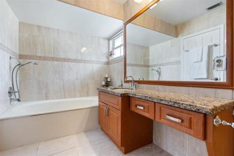 961 SW 98th Avenue Pembroke Pines FL 33025