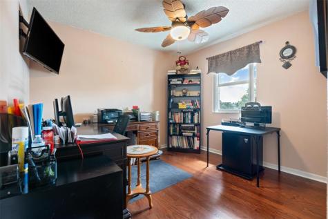 961 SW 98th Avenue Pembroke Pines FL 33025