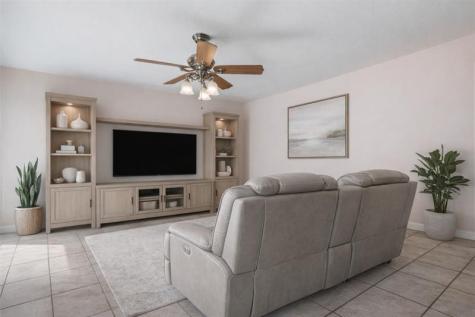 961 SW 98th Avenue Pembroke Pines FL 33025