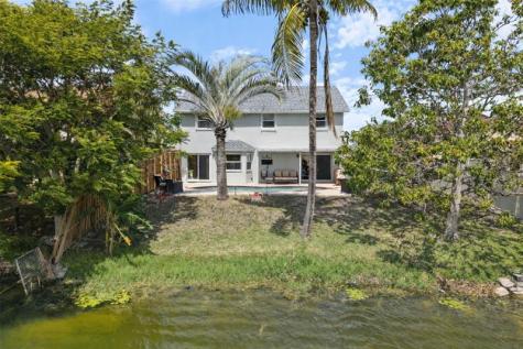 961 SW 98th Avenue Pembroke Pines FL 33025