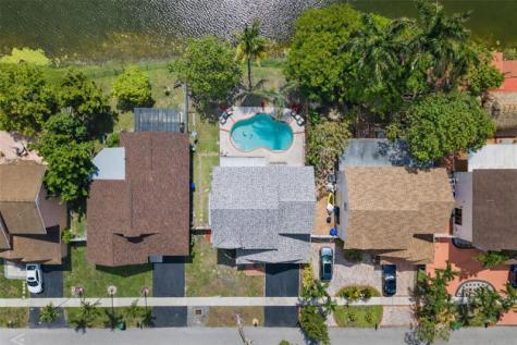 961 SW 98th Avenue Pembroke Pines FL 33025