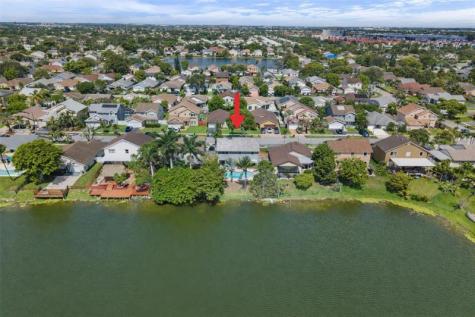 961 SW 98th Avenue Pembroke Pines FL 33025
