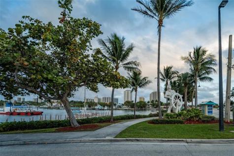 241 W 20th Street Riviera Beach FL 33404