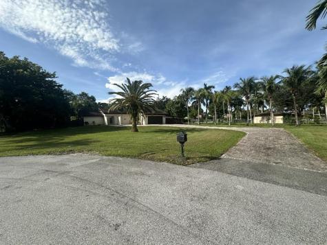 11460 SW 1st Court Plantation FL 33325