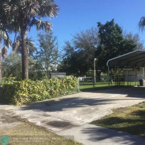 815 Caribbean Clewiston FL 33440