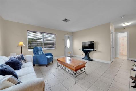 4563 NW 16th Terrace Tamarac FL 33309