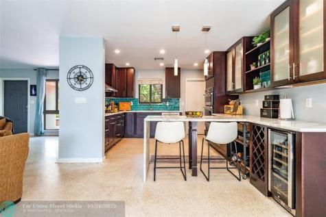 2113 NE 62nd Street Fort Lauderdale FL 33308