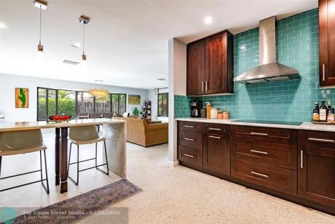 2113 NE 62nd Street Fort Lauderdale FL 33308