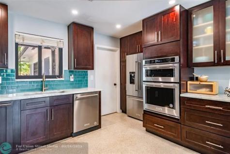 2113 NE 62nd Street Fort Lauderdale FL 33308