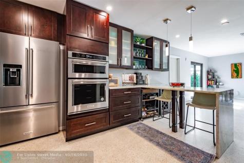 2113 NE 62nd Street Fort Lauderdale FL 33308