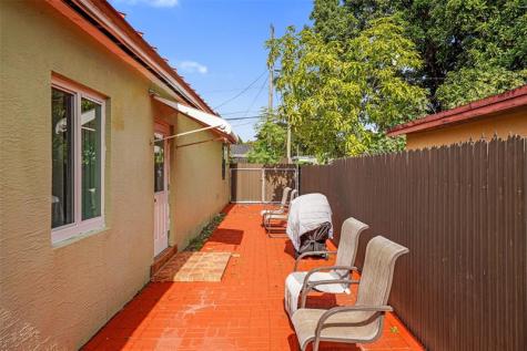 413 NW 100th Terrace Miami FL 33150