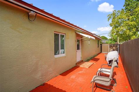 413 NW 100th Terrace Miami FL 33150