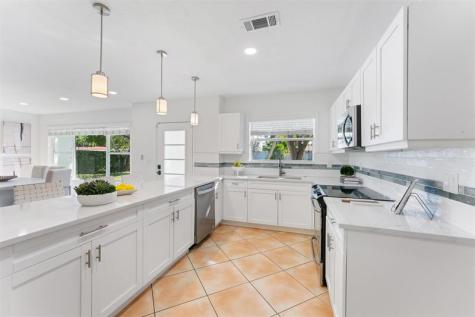 3203 Dover Road Pompano Beach FL 33062
