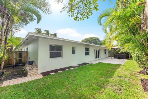 3203 Dover Road Pompano Beach FL 33062