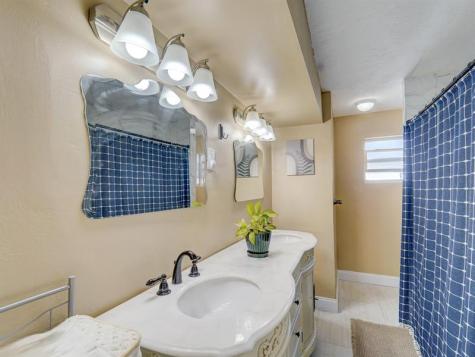 1621 SW 3rd Avenue Pompano Beach FL 33060