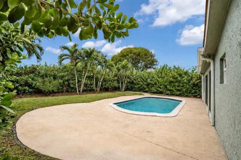 6972 NW 5th Place Margate FL 33063