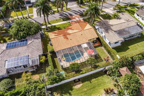 1017 NE 4th Street Hallandale Beach FL 33009