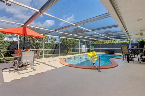1017 NE 4th Street Hallandale Beach FL 33009