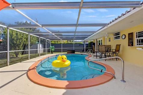 1017 NE 4th Street Hallandale Beach FL 33009