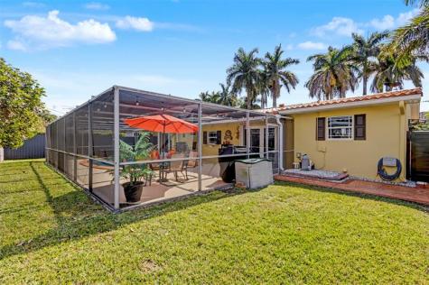 1017 NE 4th Street Hallandale Beach FL 33009