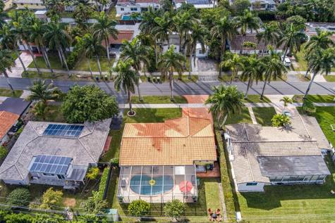 1017 NE 4th Street Hallandale Beach FL 33009