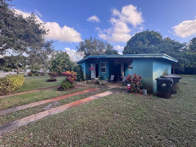 924 NW 14 Court Fort Lauderdale FL 33311