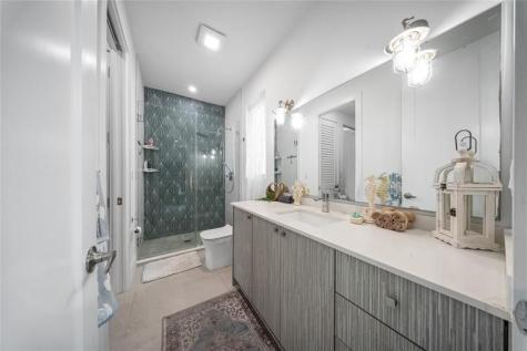 239 W Seaview Drive Duck Key FL 33050