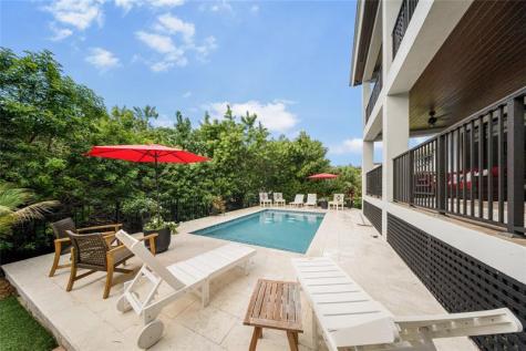 239 W Seaview Drive Duck Key FL 33050