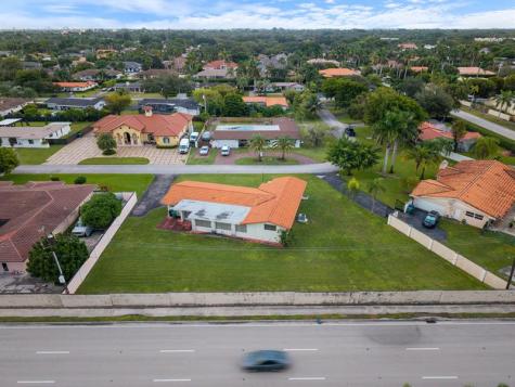 8230 SW 87th Terrace Miami FL 33143