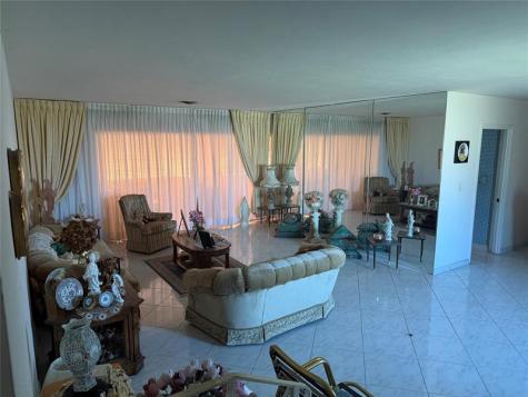 8230 SW 87th Terrace Miami FL 33143