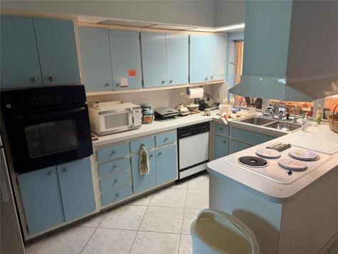 8230 SW 87th Terrace Miami FL 33143