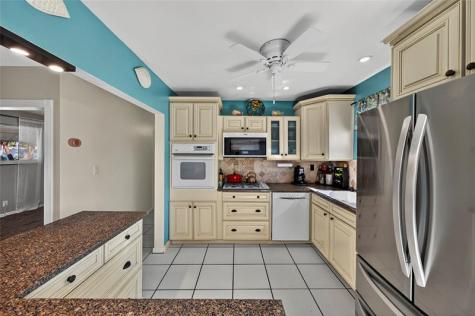 40 SW 9th Court Pompano Beach FL 33060