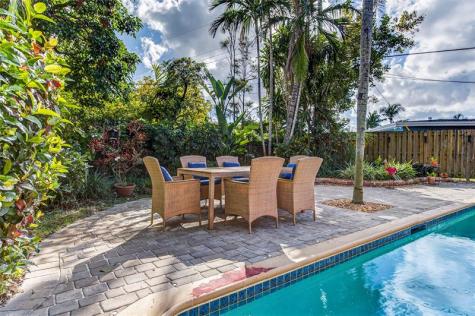 40 SW 9th Court Pompano Beach FL 33060