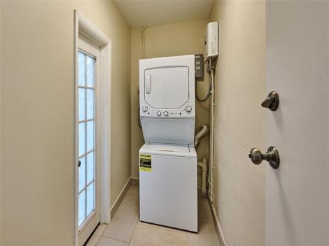 5208 NE 2nd Avenue Oakland Park FL 33334