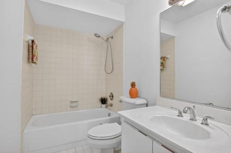 661 Deer Creek Hollows Circle Deerfield Beach FL 33442