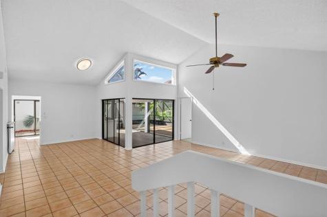 661 Deer Creek Hollows Circle Deerfield Beach FL 33442