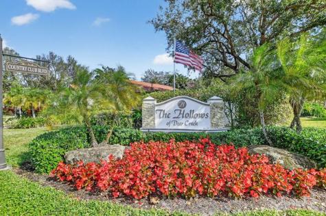 661 Deer Creek Hollows Circle Deerfield Beach FL 33442