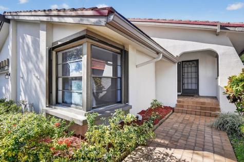 661 Deer Creek Hollows Circle Deerfield Beach FL 33442