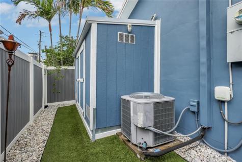 390 NE 10th Avenue Fort Lauderdale FL 33301