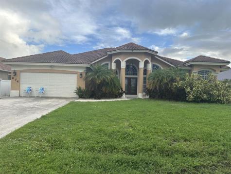 874 SW Mccracken Avenue Port St Lucie FL 34953