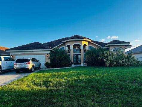 874 SW Mccracken Avenue Port St Lucie FL 34953