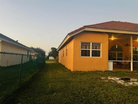 874 SW Mccracken Avenue Port St Lucie FL 34953