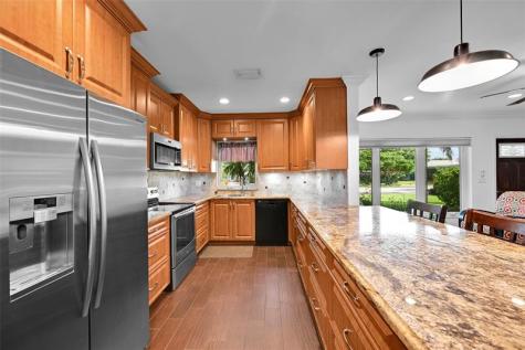 4401 NE 18th Avenue Oakland Park FL 33334