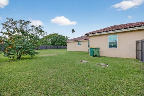 1528 NW 21st Street Homestead FL 33030