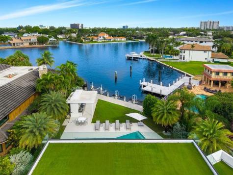 19 Gatehouse Road Sea Ranch Lakes FL 33308